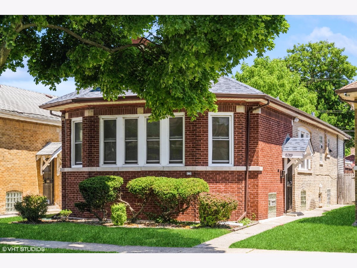 Rented Chicago Illinois, 8319 Dante