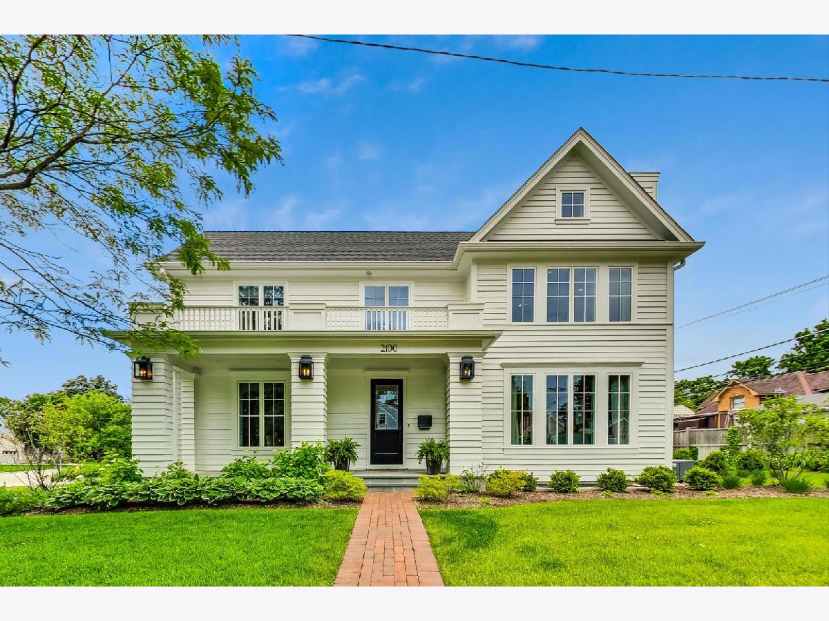 Homes & Condos & Townhomes Rented Swainwood Glenview Illinois, 2100 Grove