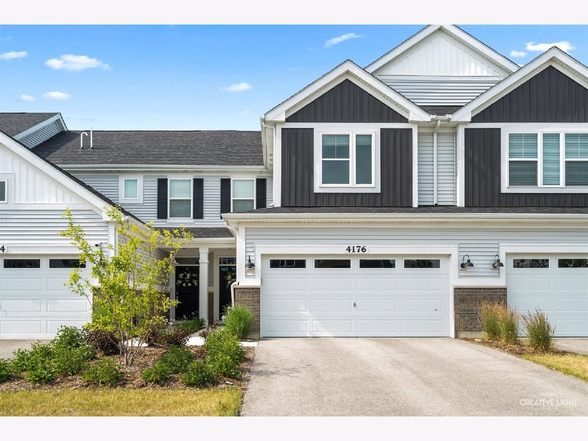 Condos & Townhomes Rented Gramercy Square Aurora Illinois, 4176 Calder