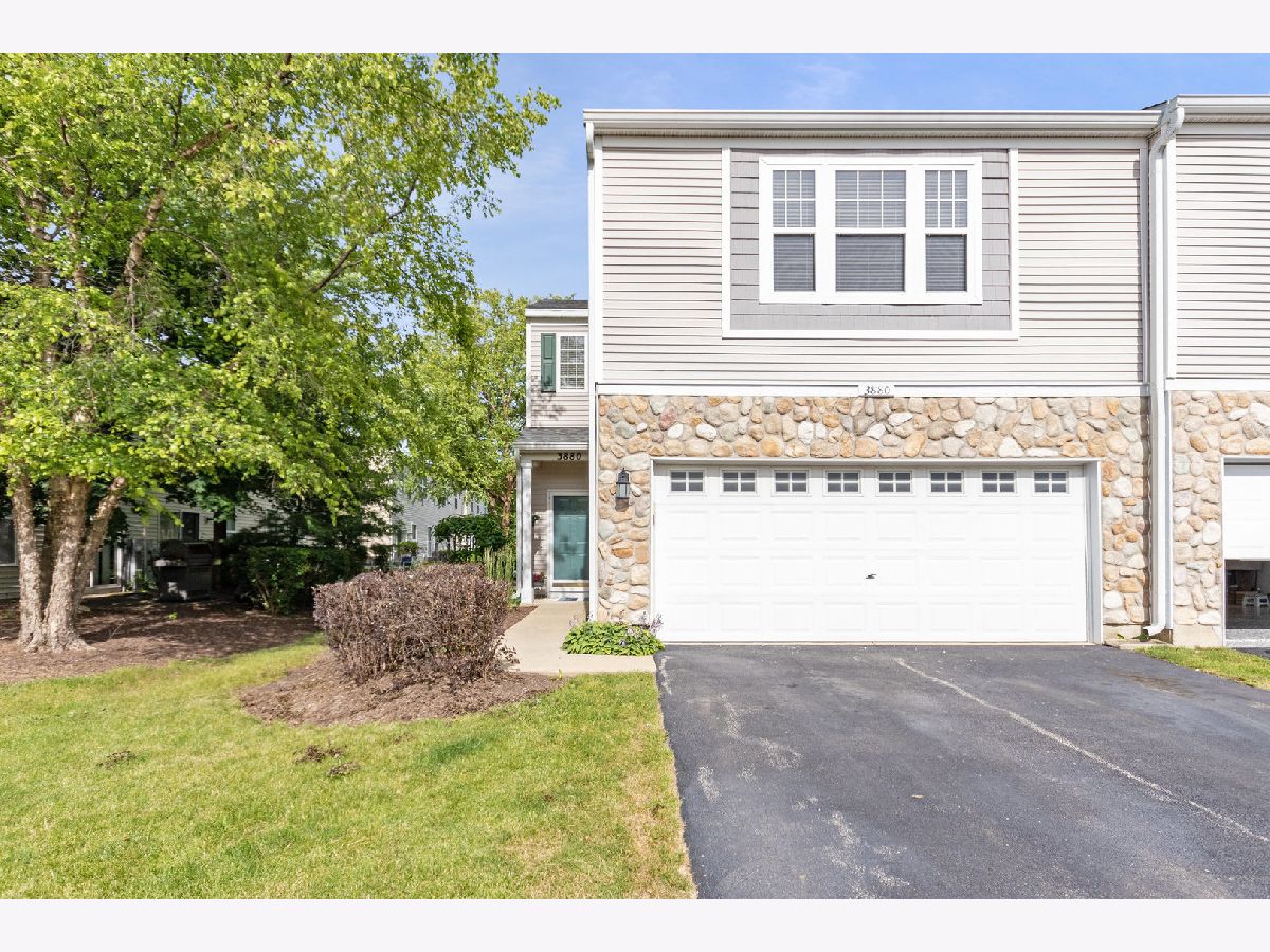 Townhomes & Condos Sold Blackstone Aurora Illinois, 3880 Blackstone