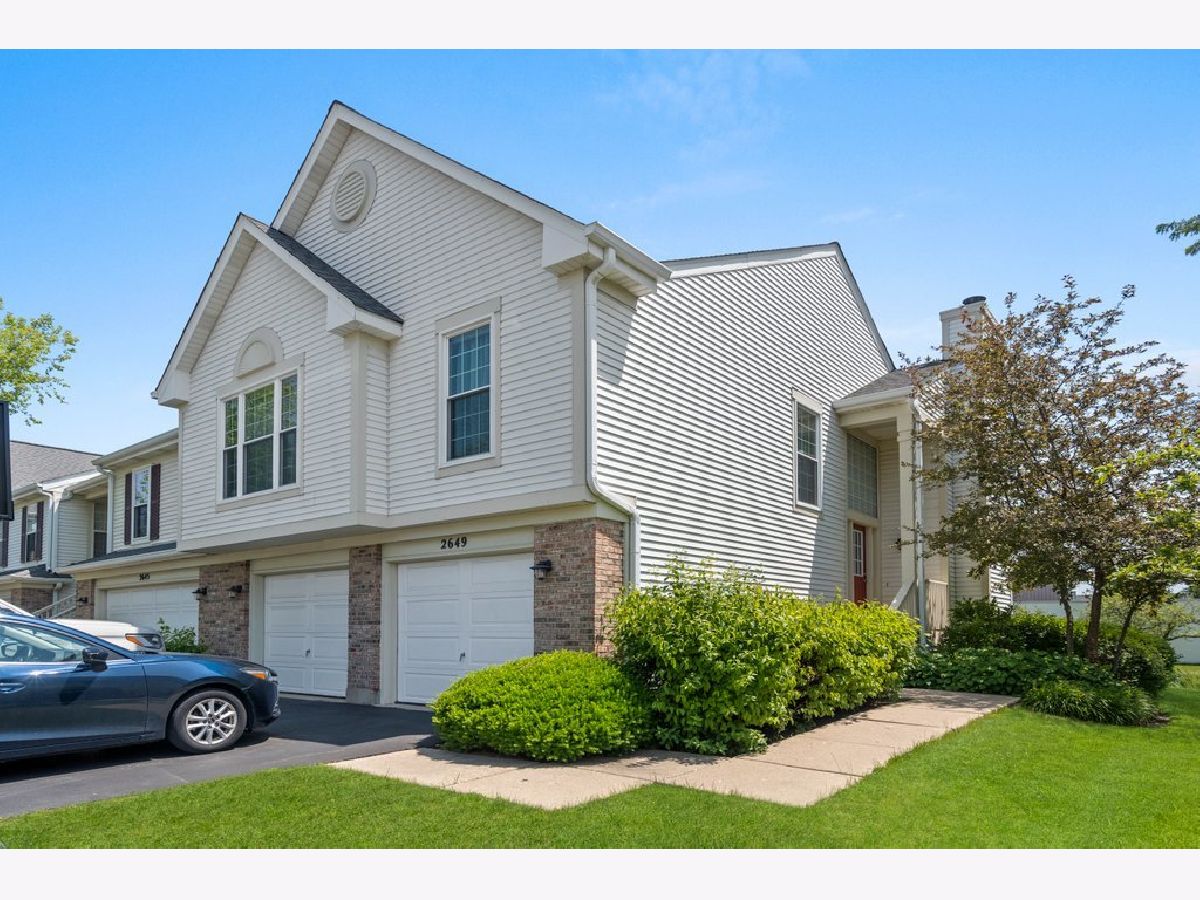 Townhomes & Condos Rented Lost Creek Arlington Heights Illinois, 2649 Embers