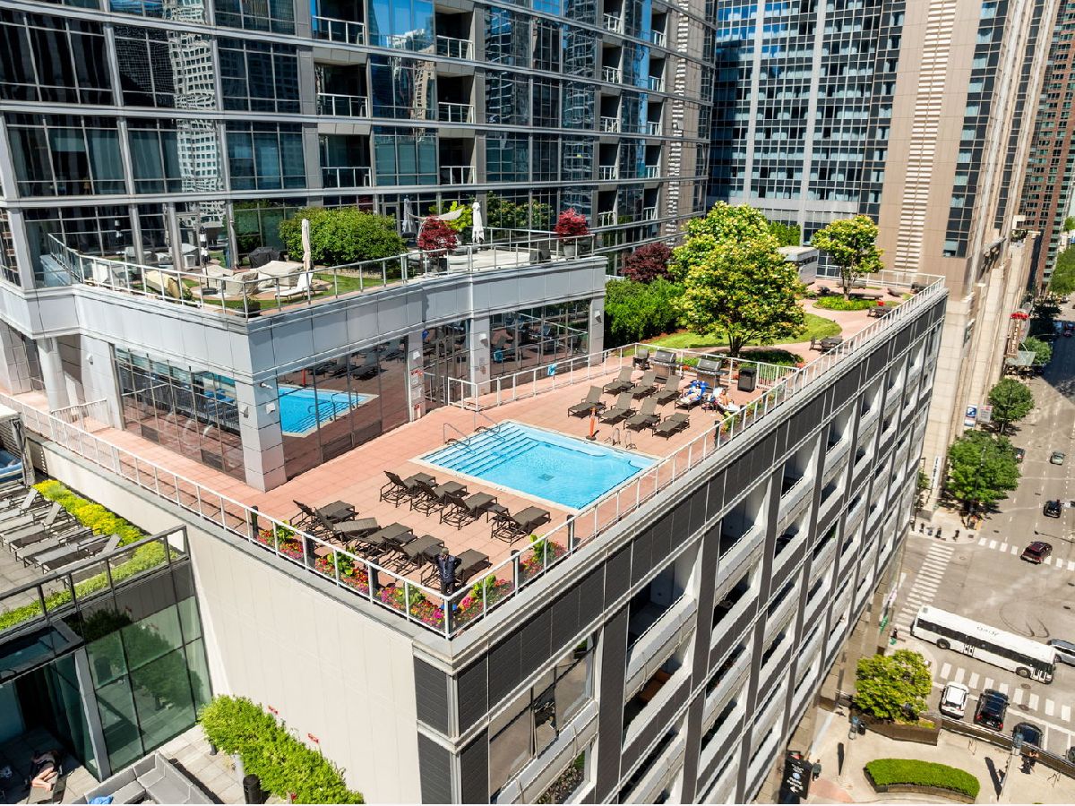 Condominiums Rented Fairbanks At Cityfront Chicago Illinois, 240 Illinois