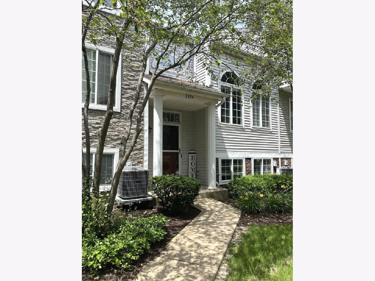 Townhomes & Condos & Homes Rented Dawson Mill Algonquin Illinois, 2334 Dawson