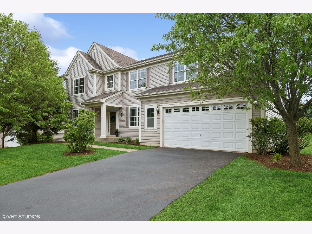 Homes Sold Foxford Hills Cary Illinois, 464 Newcastle