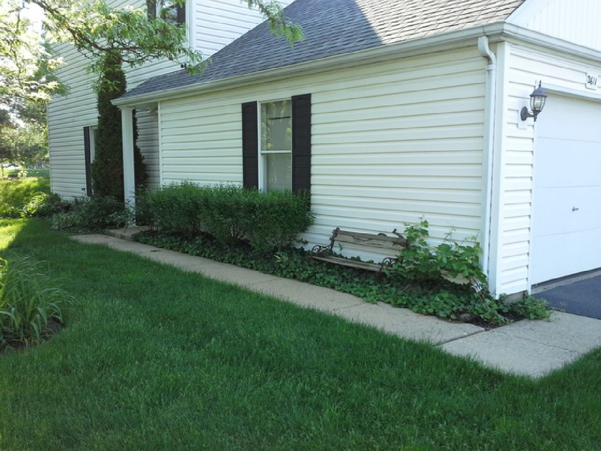 Townhomes Rented Country Oaks Aurora Illinois, 2611 Oakshire