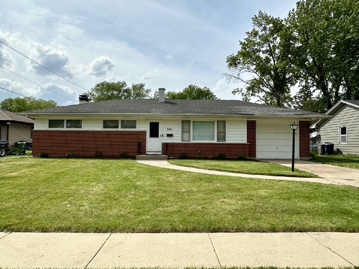 Homes & Condos & Townhomes Sold Eagle Heights Elgin Illinois, 980 Deborah