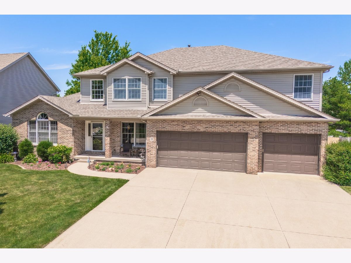 Homes & Condos & Townhomes Sold Golden Eagle Bloomington Illinois, 16 Shoal Creek
