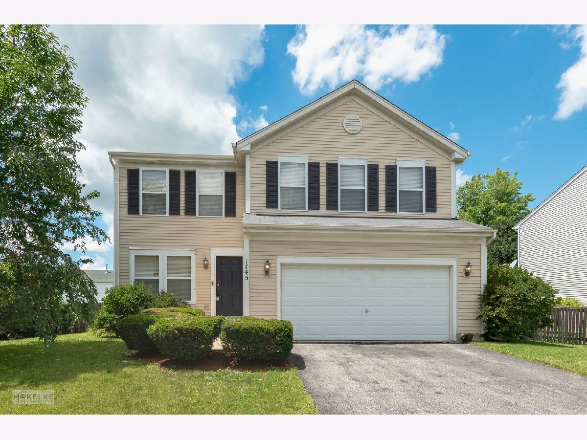 Homes & Condos & Townhomes Sold Fairfield Way Montgomery Illinois, 1745 Sandstone