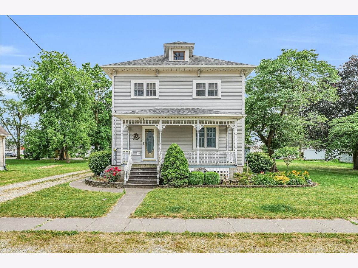  Sold Cissna Park Illinois, 324 Garfield