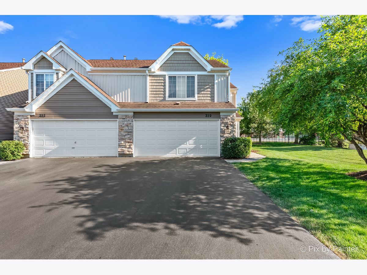 Townhomes Sold Sherwood Forest Streamwood Illinois, 320 Locksley