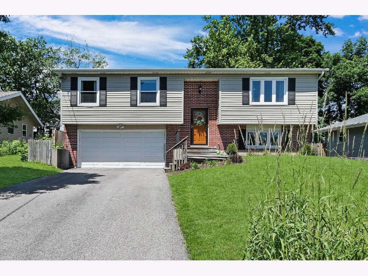 Homes Sold Venetian Village Lindenhurst Illinois, 210 Hazelwood