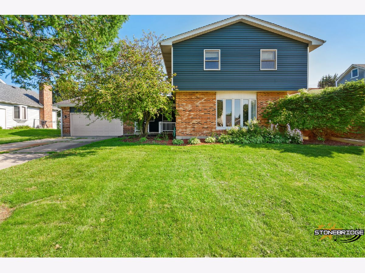 Homes Sold Brittany Heights Mchenry Illinois, 3205 Bretons
