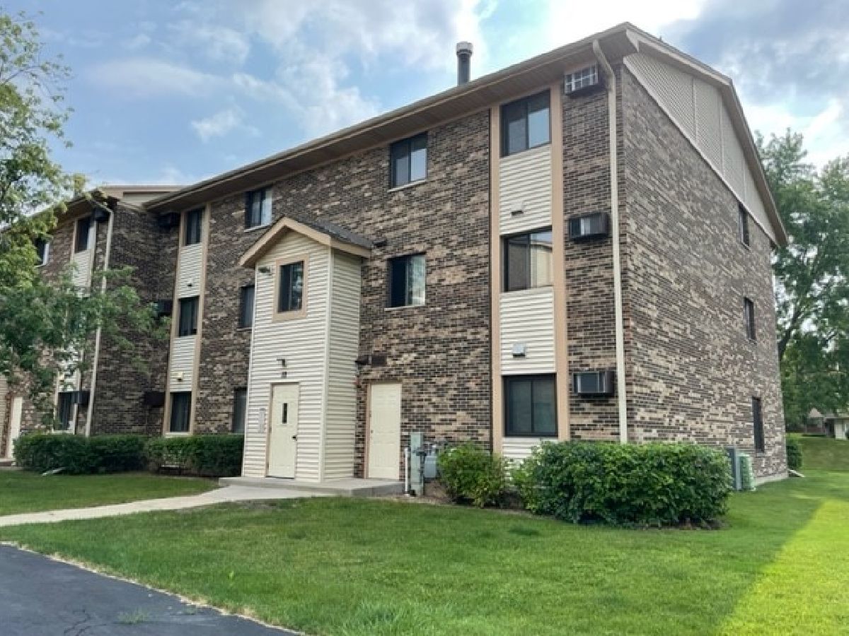 Condominiums Rented Century Park Vernon Hills Illinois, 12 Echo