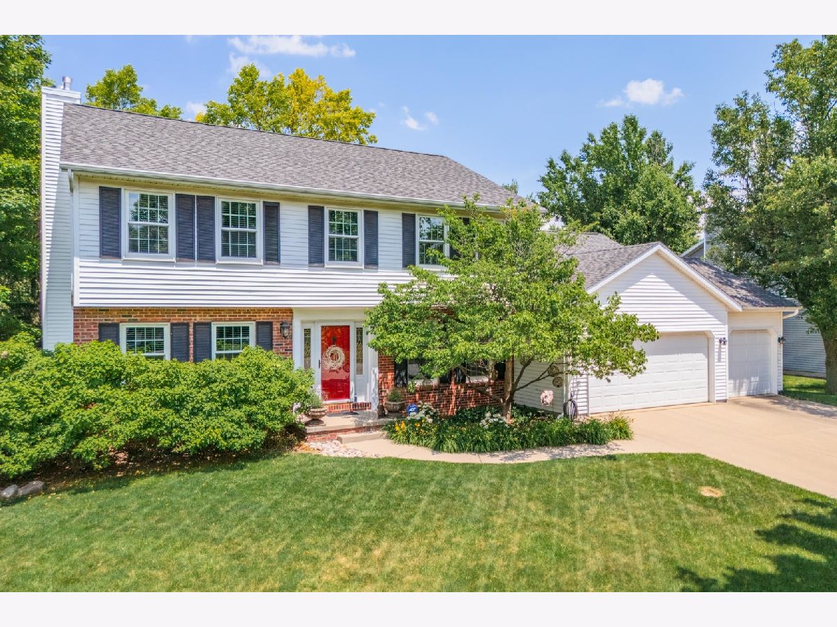 Homes & Condos & Townhomes Sold Oakridge Bloomington Illinois, 3212 Cumbria