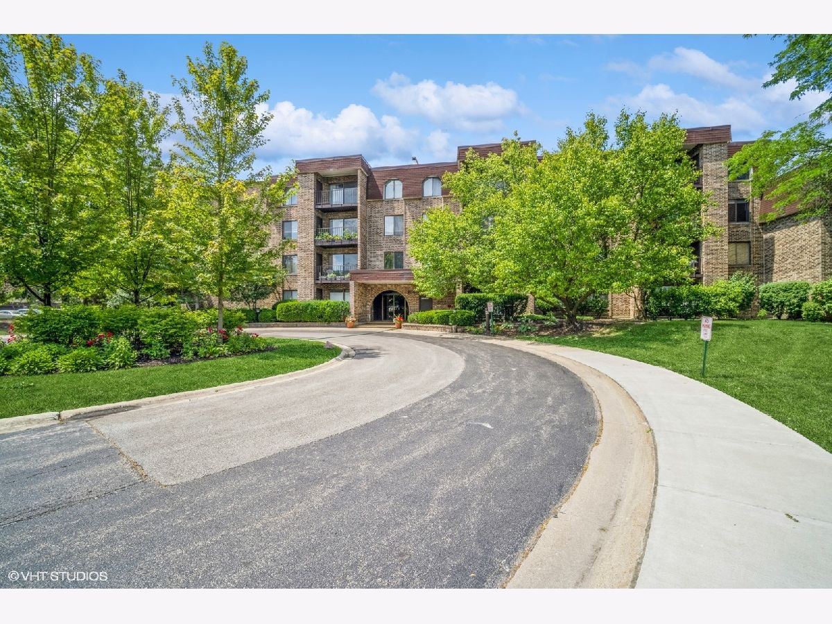 Condominiums & Homes Rented Salceda Del Norte Northbrook Illinois, 2050 Valencia