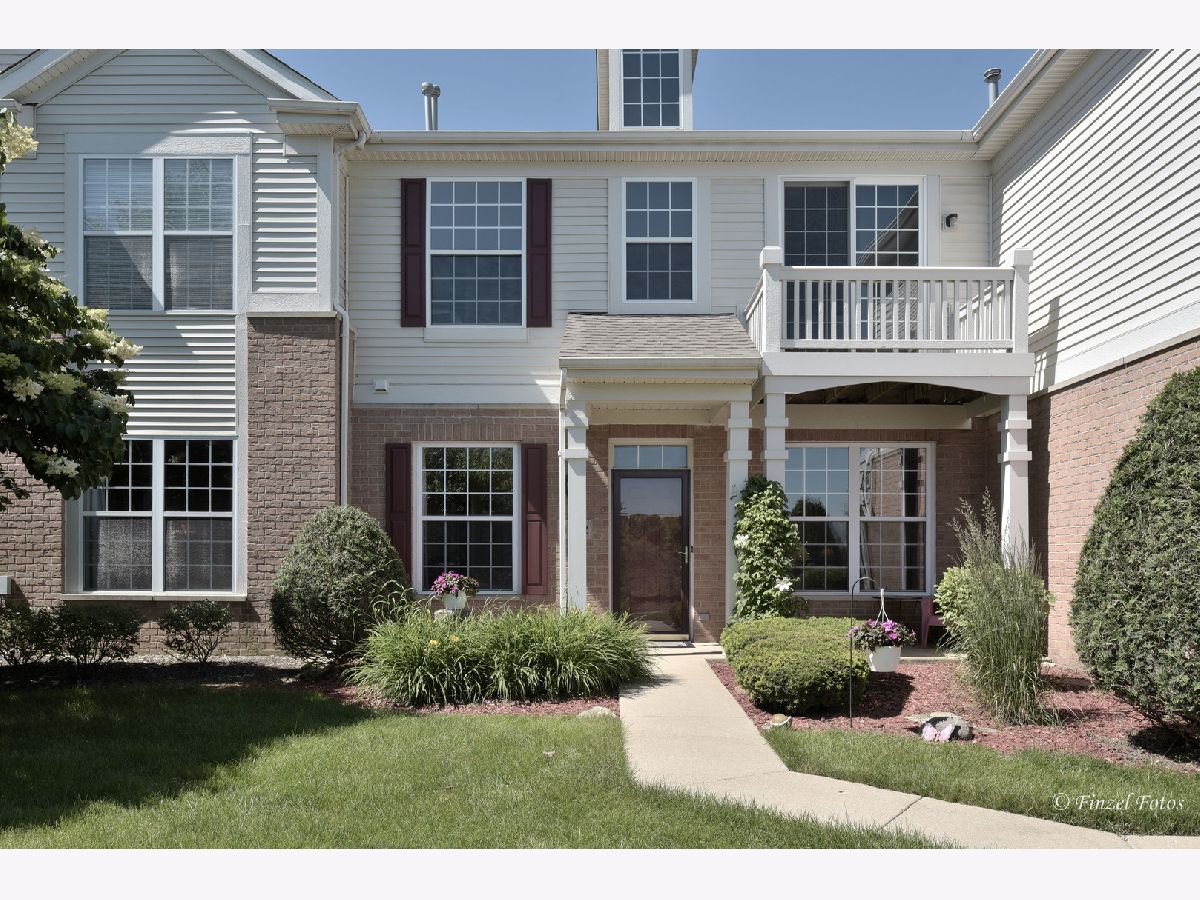 Townhomes & Condos Sold Morgan Hill Mchenry Illinois, 4252 Savoy