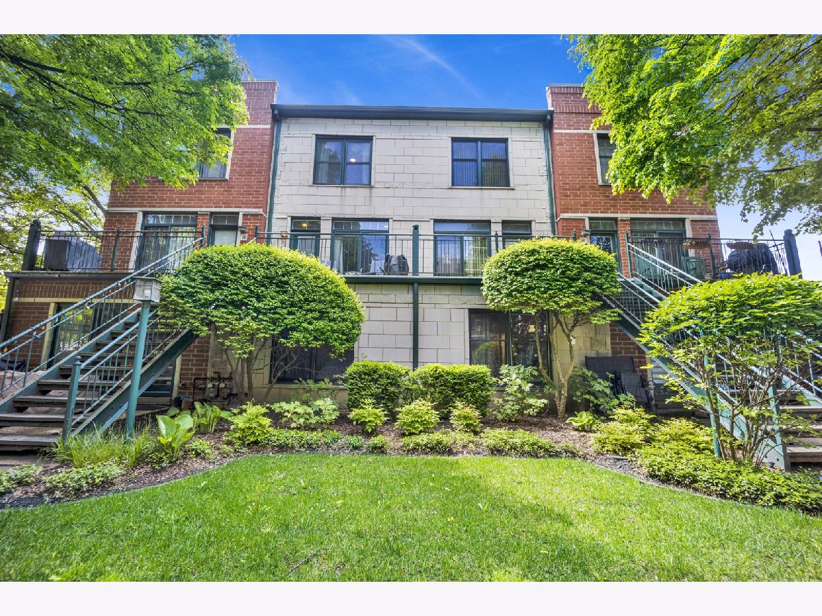 Townhomes & Condos Sold Dearborn Village Chicago Illinois, 1812 Clark
