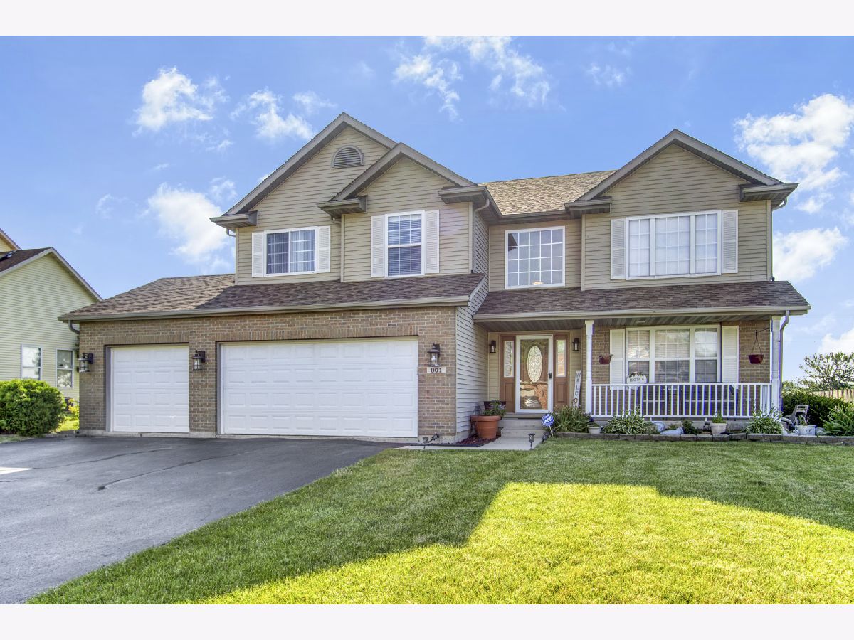 Homes & Condominiums Sold Riverbend Belvidere Illinois, 301 Bear Dusk