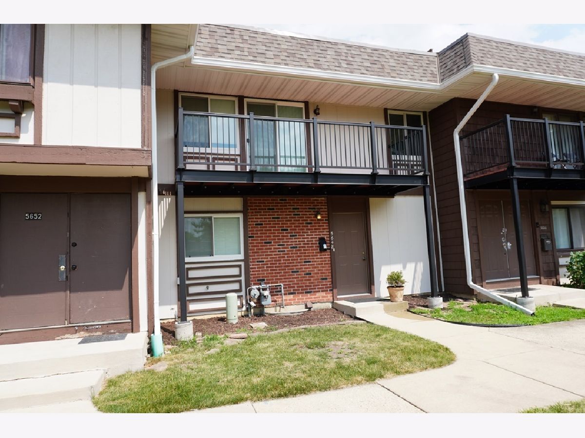 Townhomes & Condos Sold Tanglewood Hanover Park Illinois, 5648 Santa Cruz