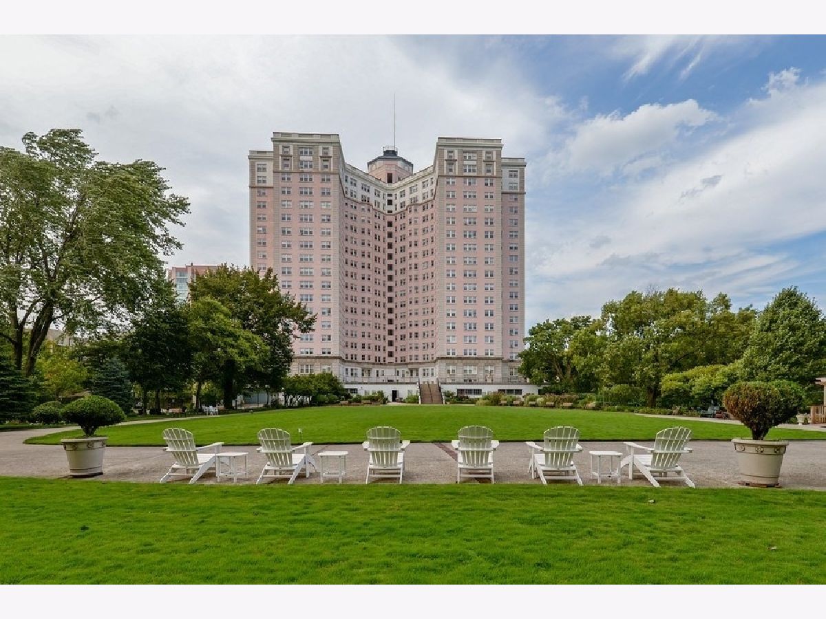 Condos & Townhomes Sold Edgewater Beach Apts. Chicago Illinois, 5555 Sheridan