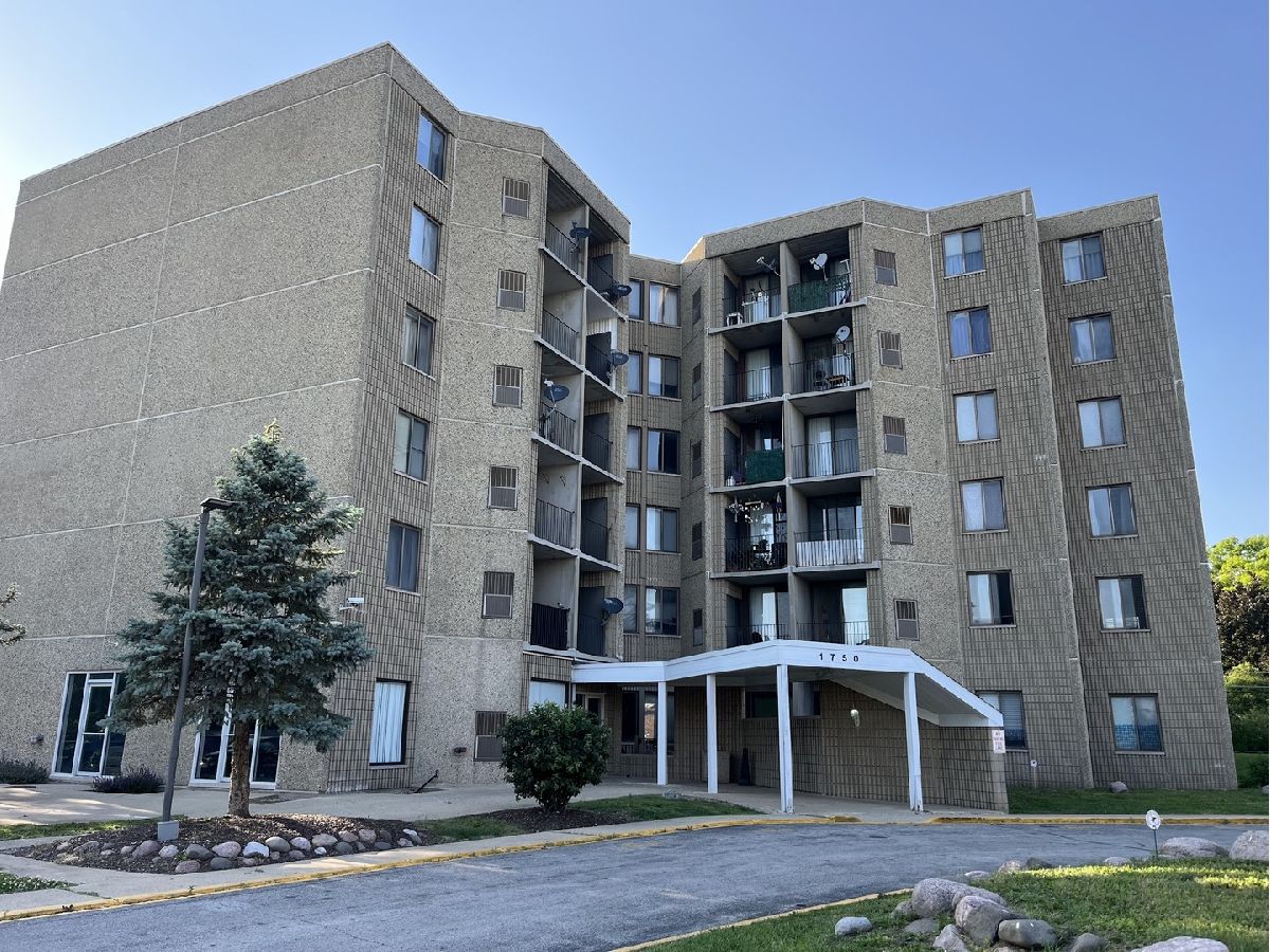 Homes & Condominiums Rented Marywood Aurora Illinois, 1750 Marywood