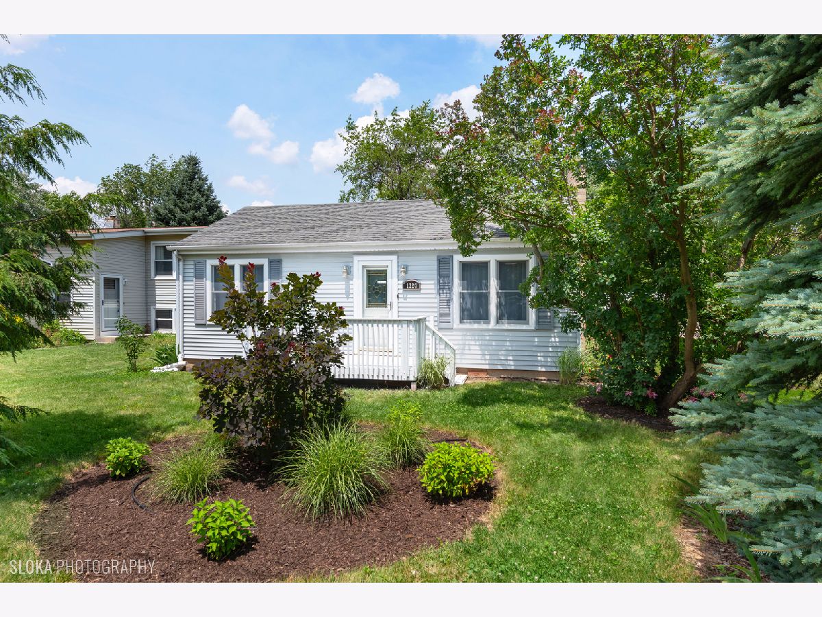 Homes Sold Cepek's Crystal Vista Crystal Lake Illinois, 1324 Thornwood