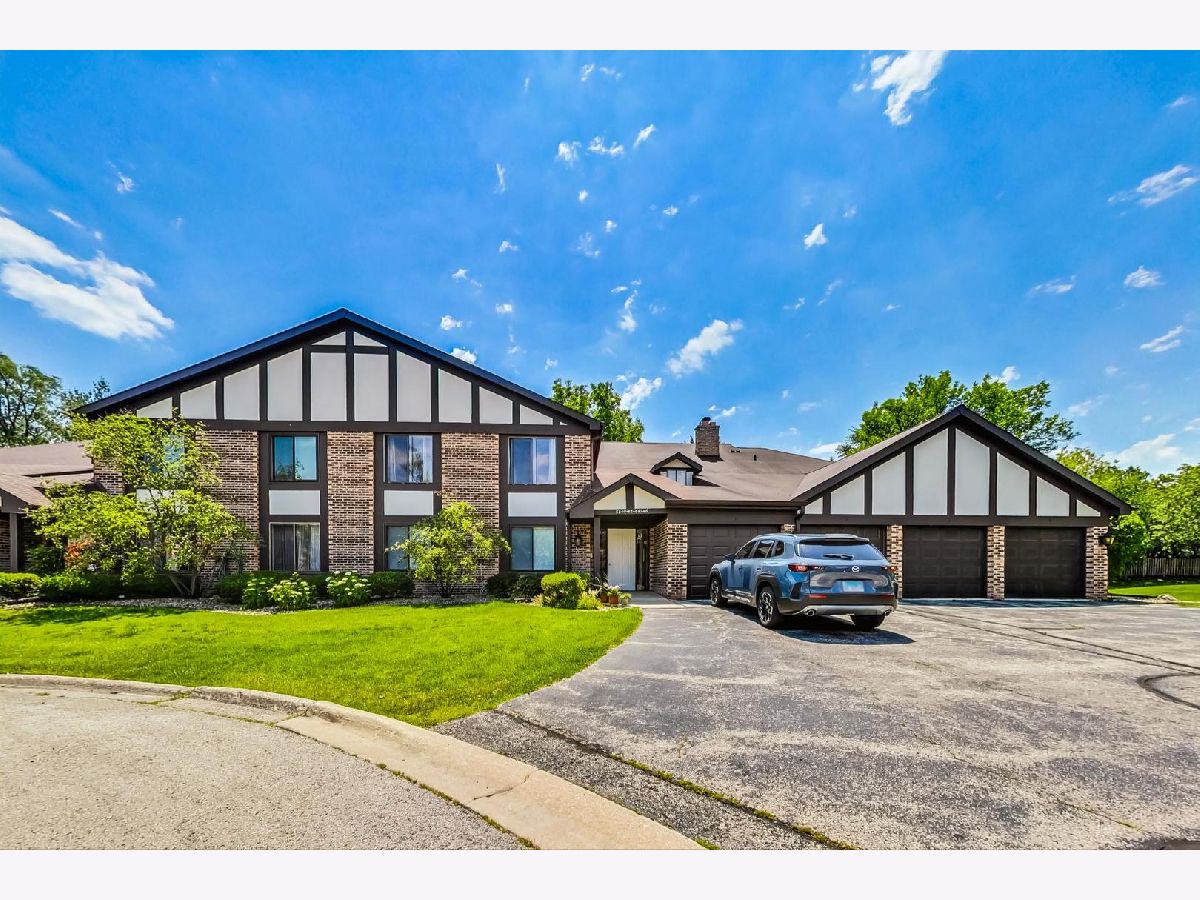 Condominiums & Homes Sold Villas Of Deer Creek Westmont Illinois, 5844 Buck