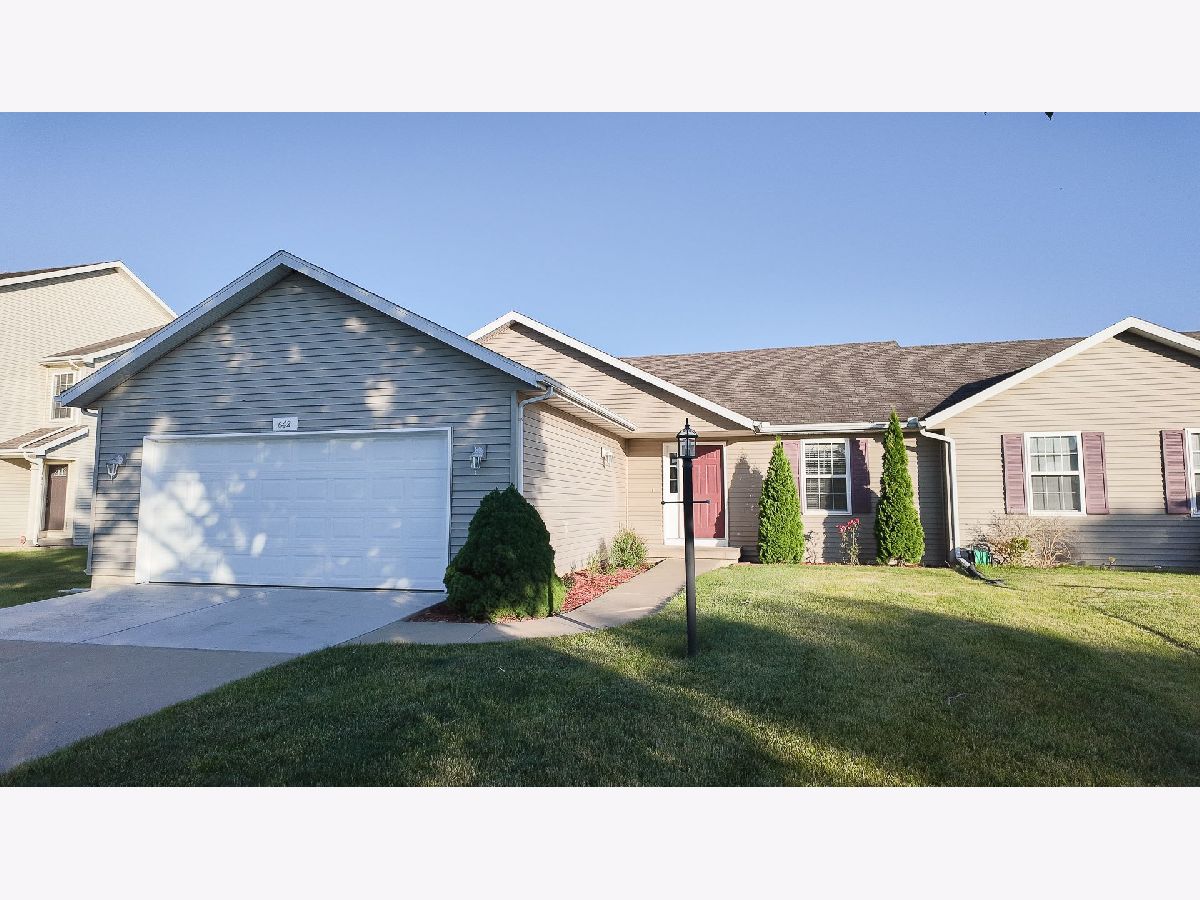  Rented Champaign Illinois, 642 Sedgegrass