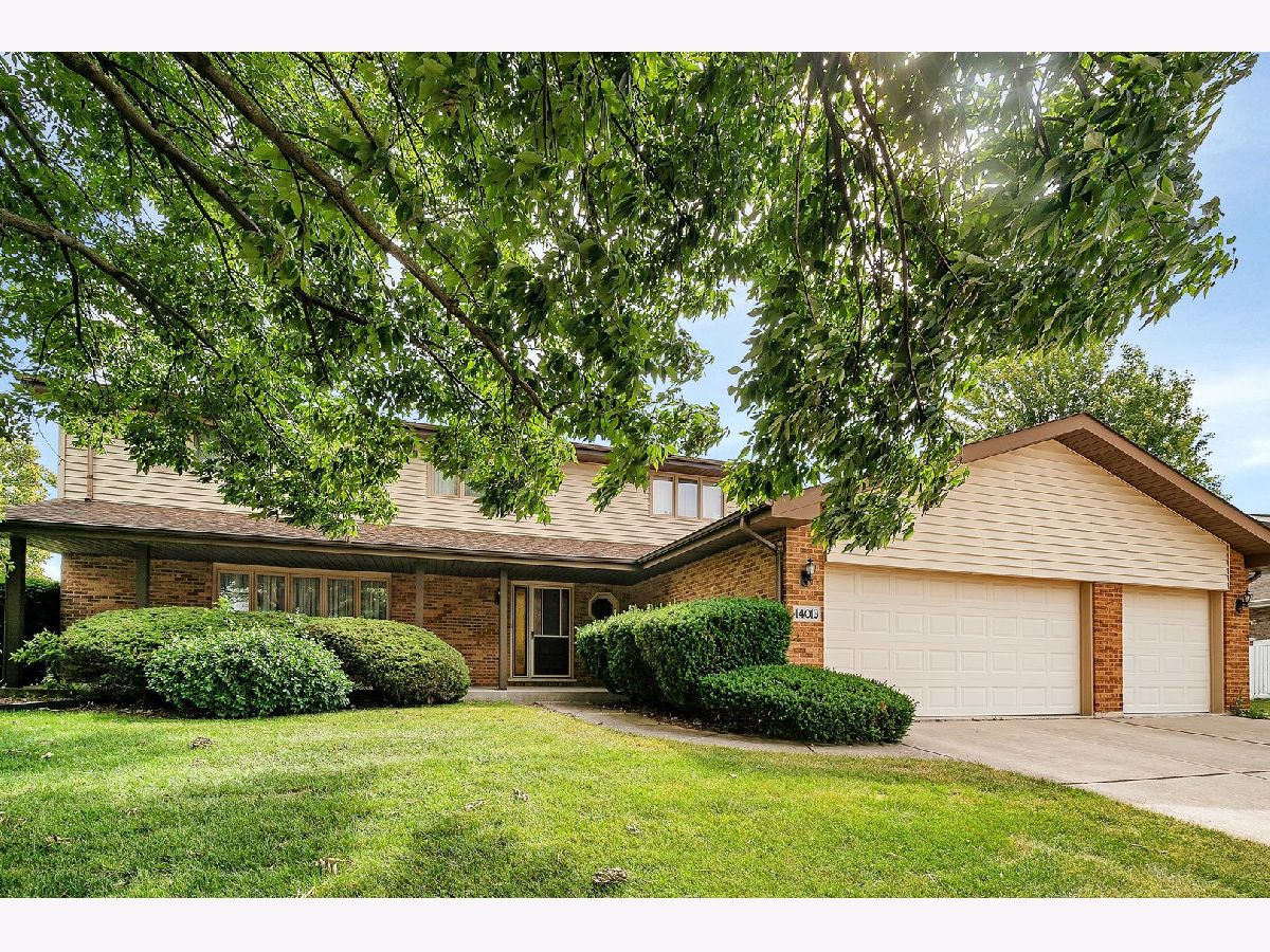Homes Sold Old Oak Estates Homer Glen Illinois, 14013 Trails End