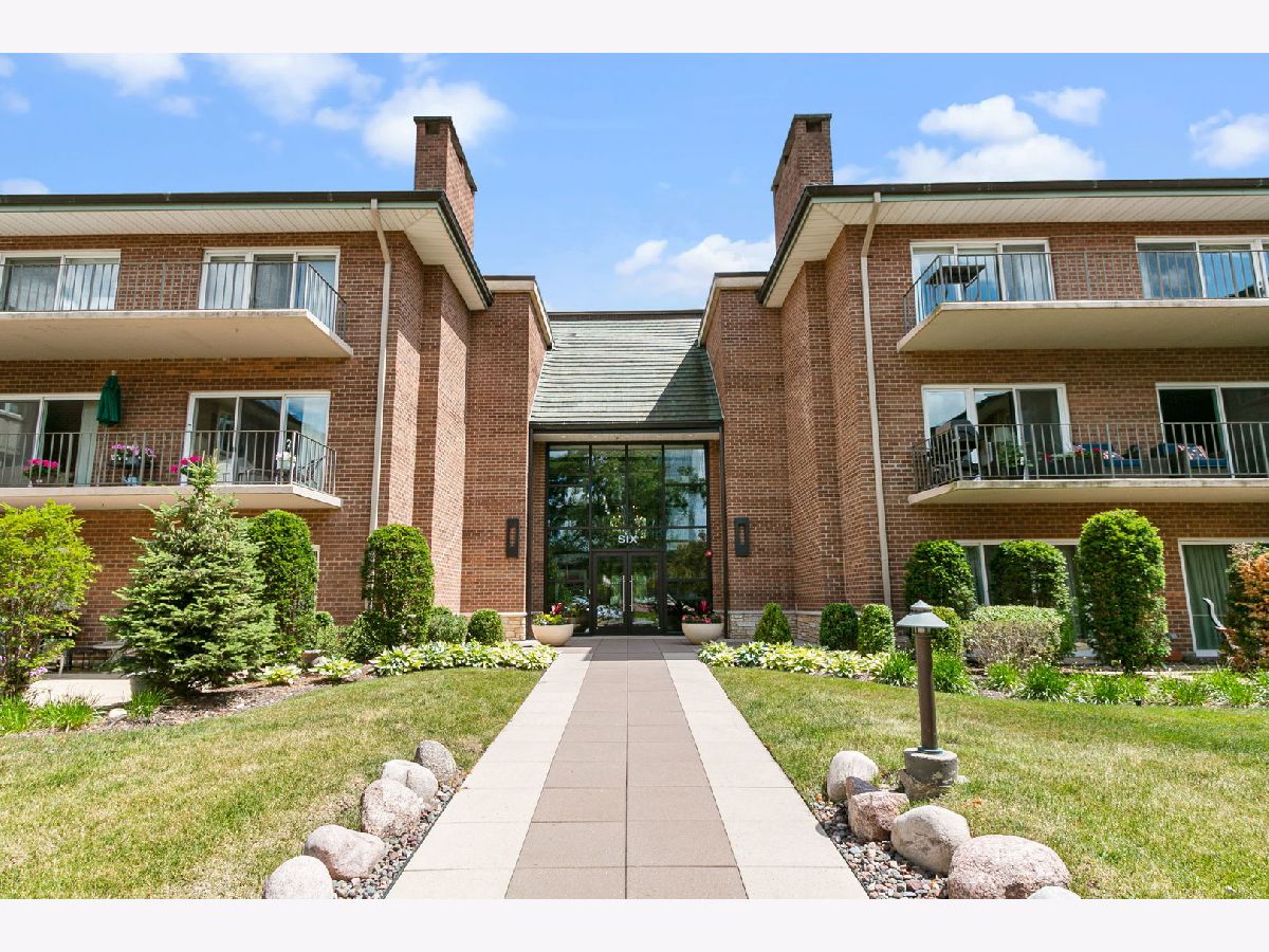Condominiums Sold Oak Brook Club Oak Brook Illinois, 6 Oak Brook Club