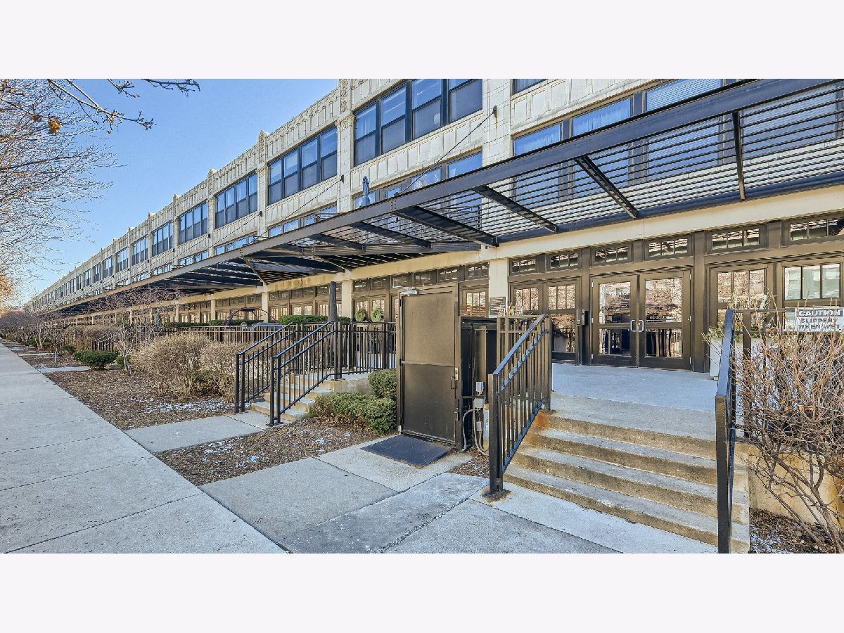 Condominiums Rented University Commons Chicago Illinois, 1071 15th