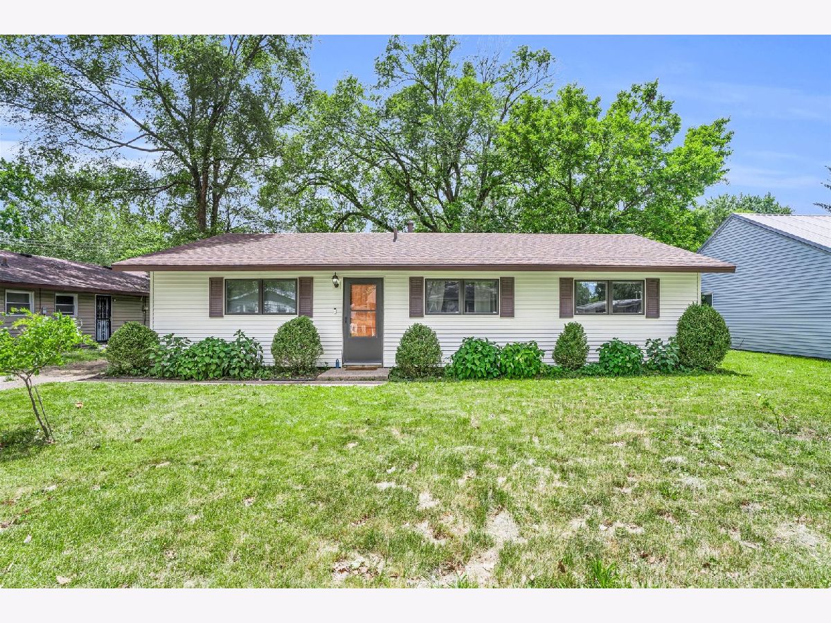 Homes Sold Holiday Estates Champaign Illinois, 2003 Sangamon