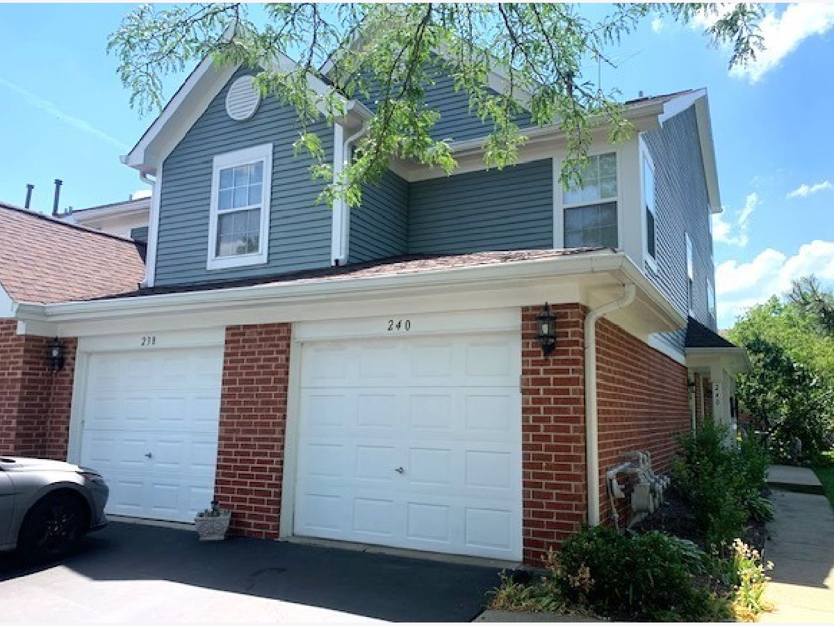 Townhomes Rented Turnberry West Roselle Illinois, 240 Mansfield