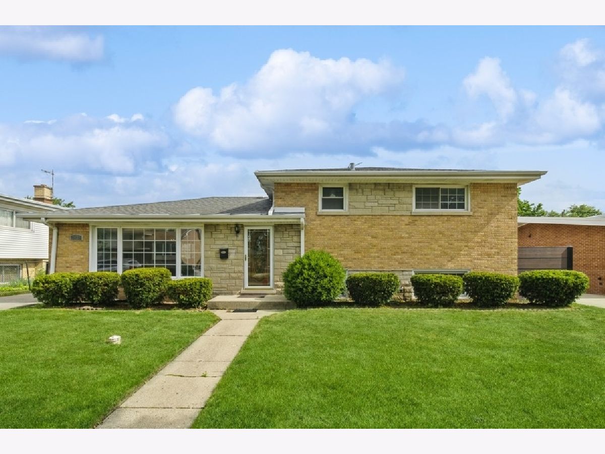 Homes Sold Mortonaire Morton Grove Illinois, 7932 Churchill