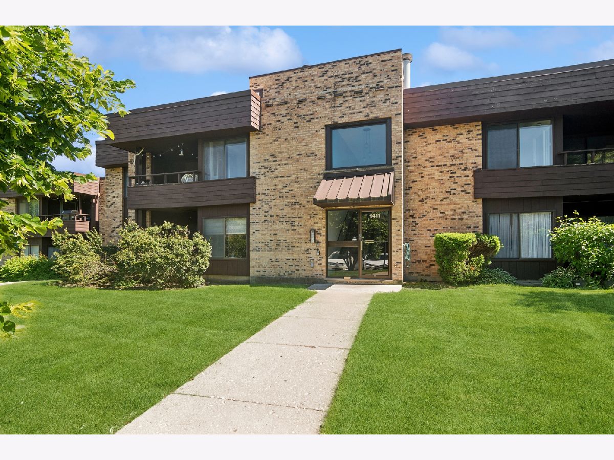 Condominiums Sold Forest Edge Palatine Illinois, 1411 Sterling