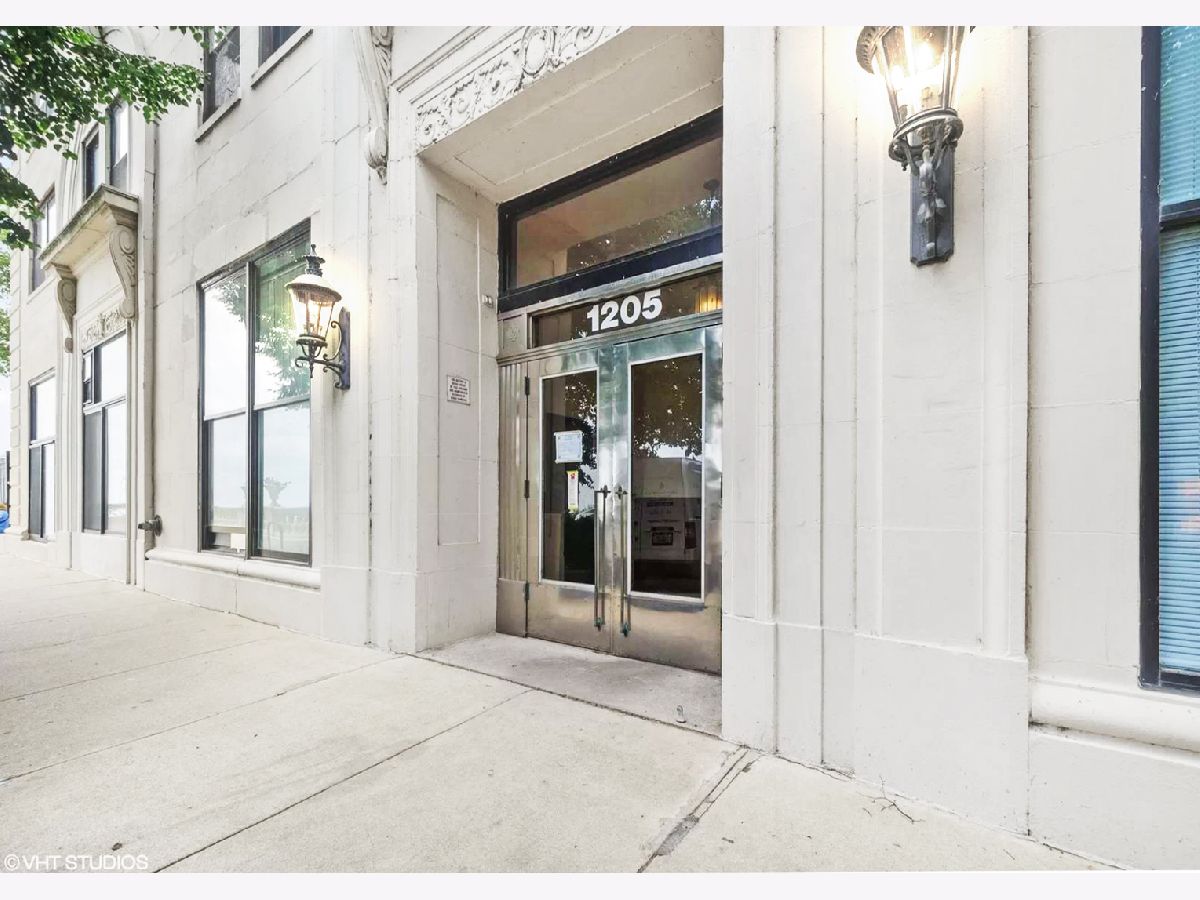Condos & Townhomes Rented Sherwin On The Lake Chicago Illinois, 1205 Sherwin