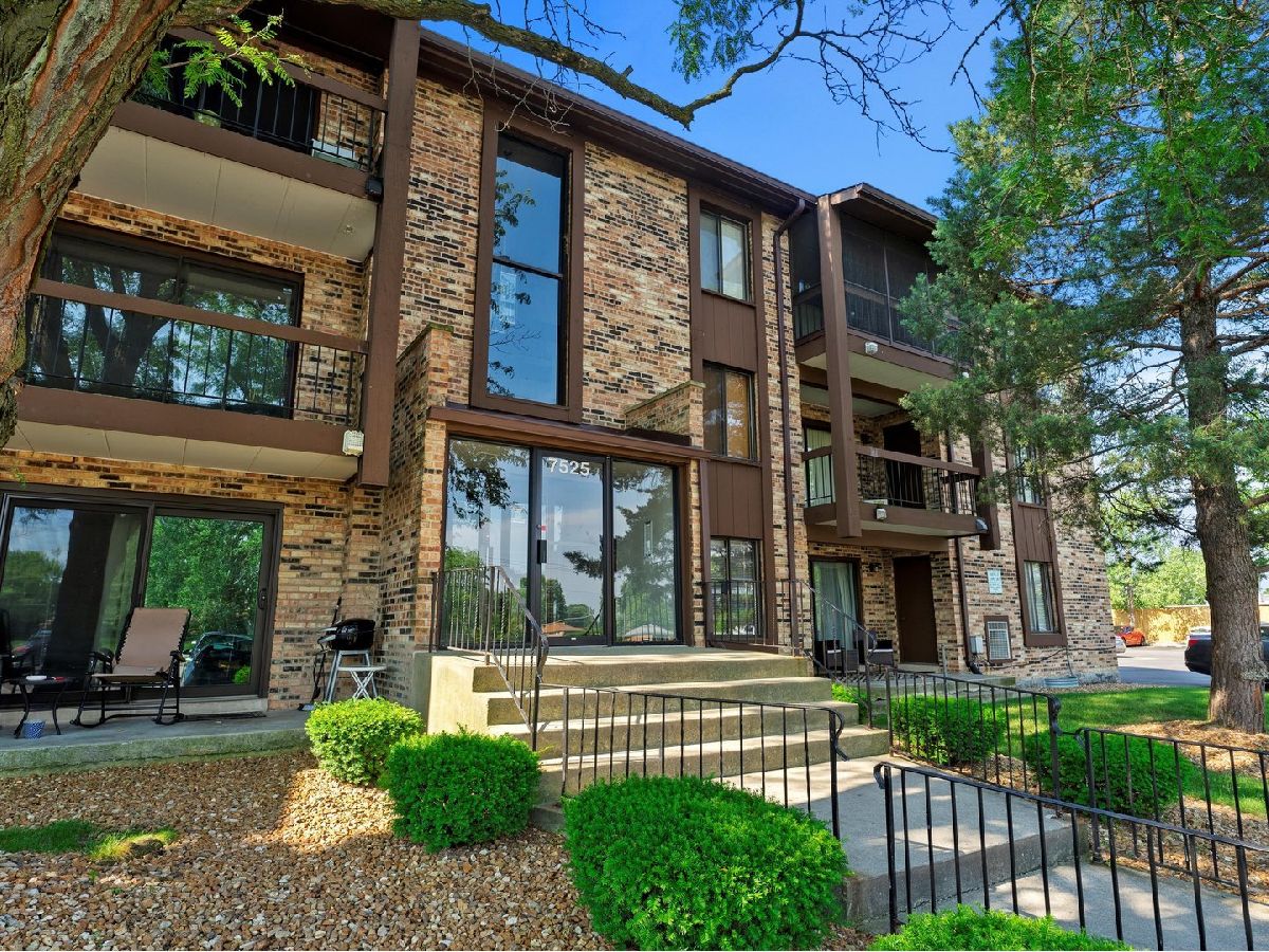 Condominiums Sold Whispering Cove Tinley Park Illinois, 7525 175th