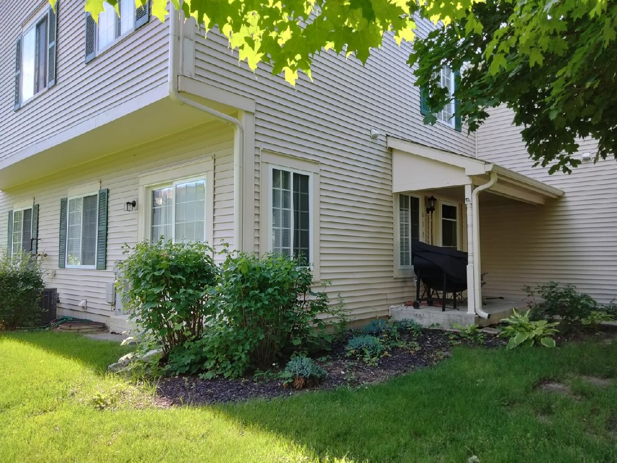 Townhomes & Condos Sold Fox Ridge Fox Lake Illinois, 613 Fox Ridge
