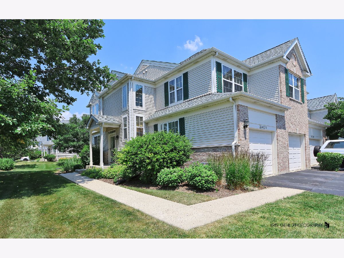 Homes & Townhomes Sold Orchard Hills Wauconda Illinois, 2145 Braeburn