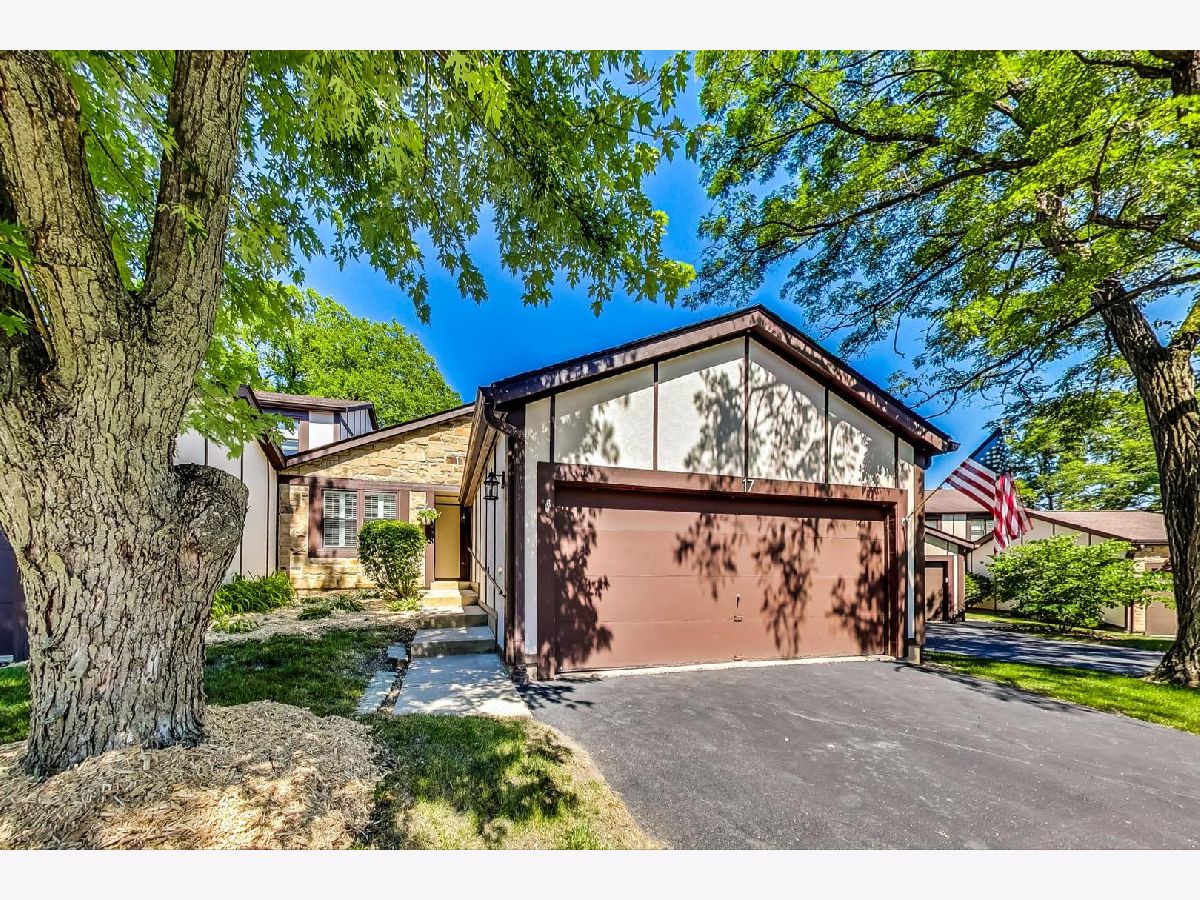 Townhomes Sold The Oaks St Charles Illinois, 17 White Oak