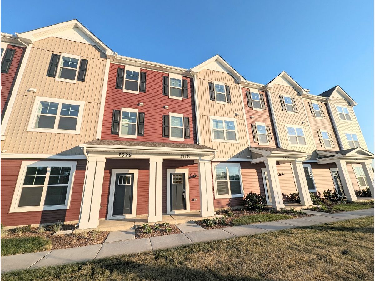 Condos & Townhomes Rented Tribeca Grayslake Illinois, 1518 Albany