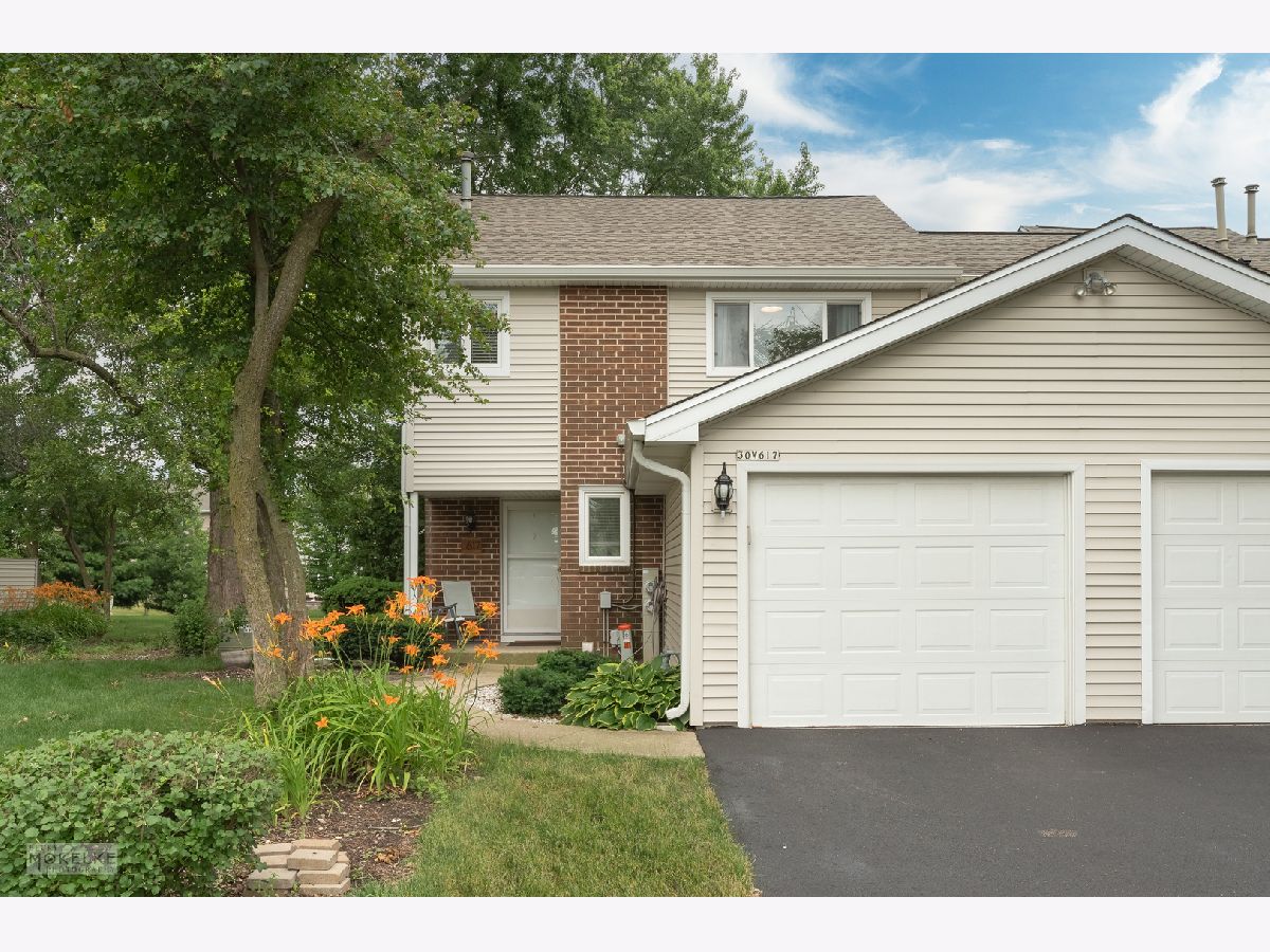Townhomes & Homes Sold Country Lakes Naperville Illinois, 30W617 Fairway