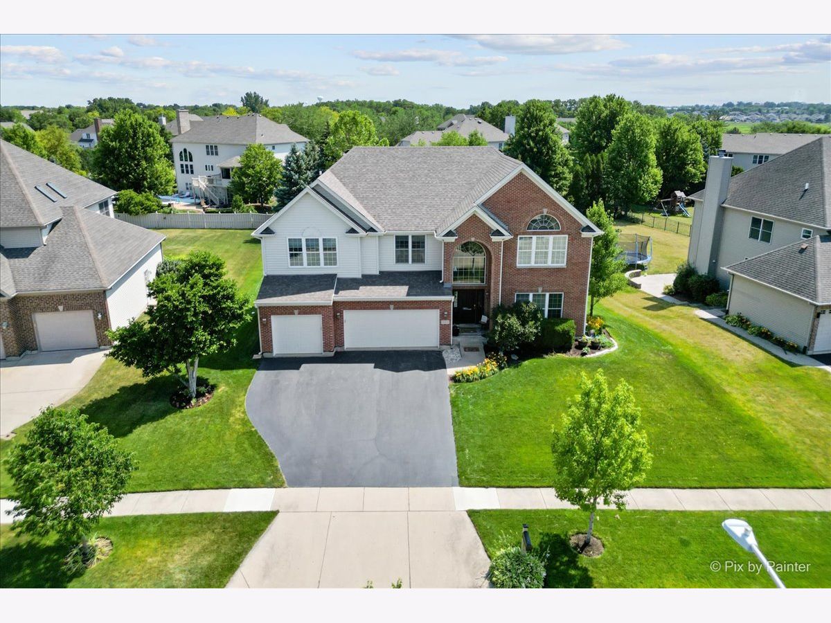 Homes & Townhomes Sold Coves Algonquin Illinois, 1011 Estancia