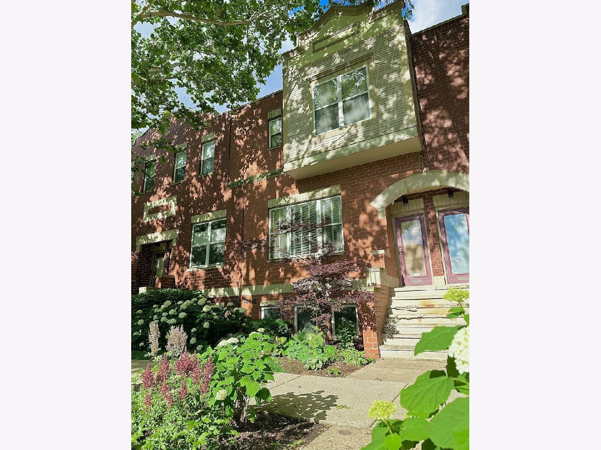 Townhomes Rented St Wenceslaus Square Chicago Illinois, 3453 Lawndale