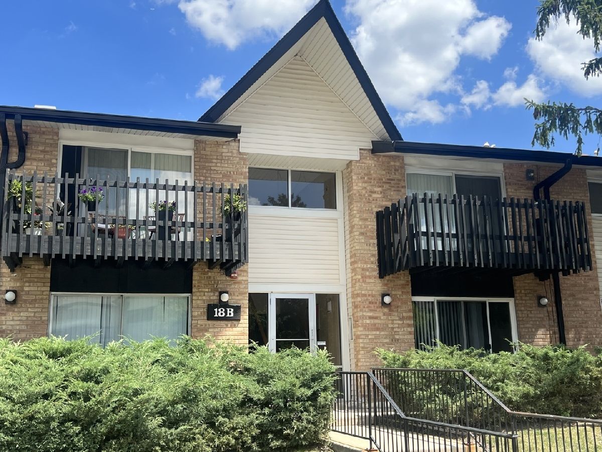 Condominiums Sold Hinsdale Point Willowbrook Illinois, 18B Kingery Quarter