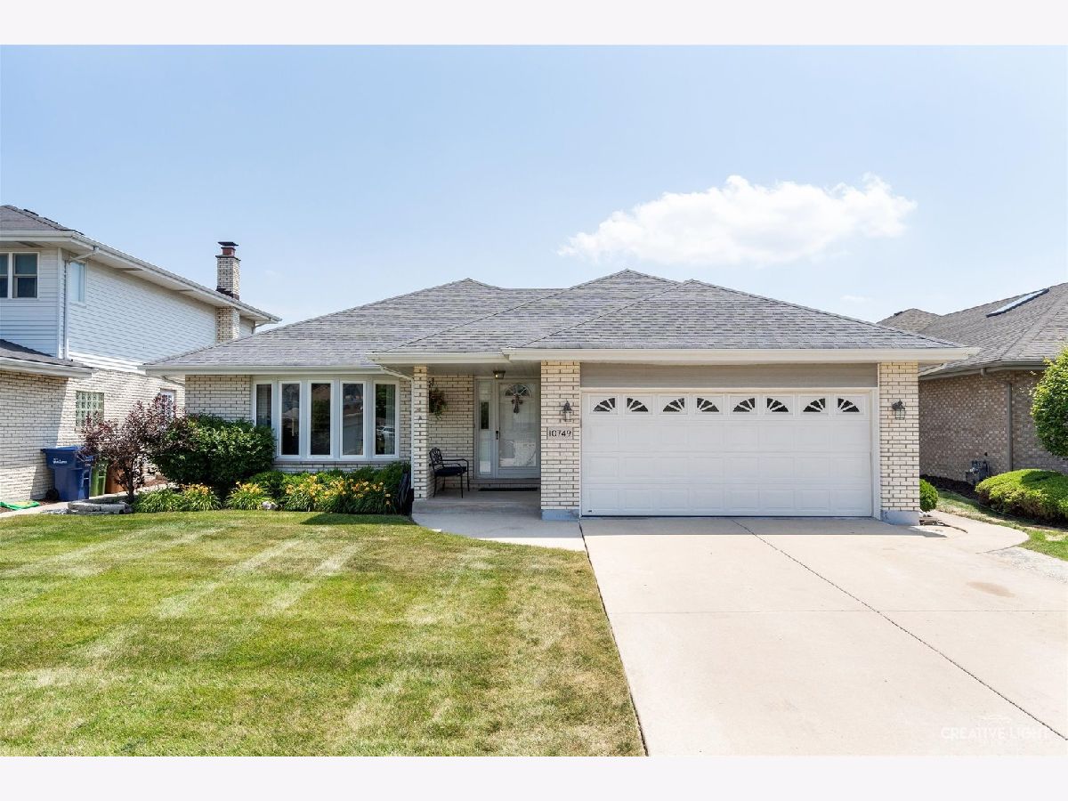 Homes & Condos & Townhomes Sold Eagle Ridge Oak Lawn Illinois, 10749 Linder