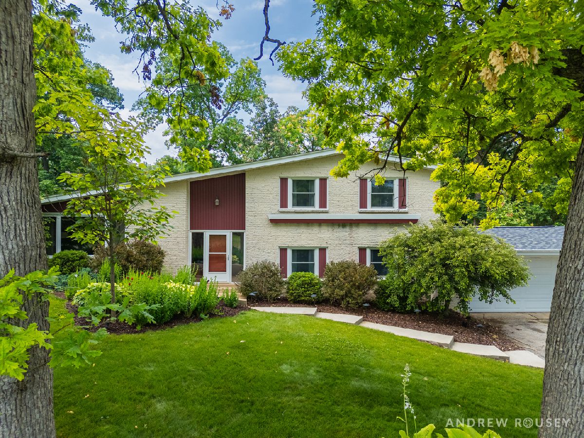 Homes & Condominiums Sold Todd Woods Woodstock Illinois, 12301 Ware