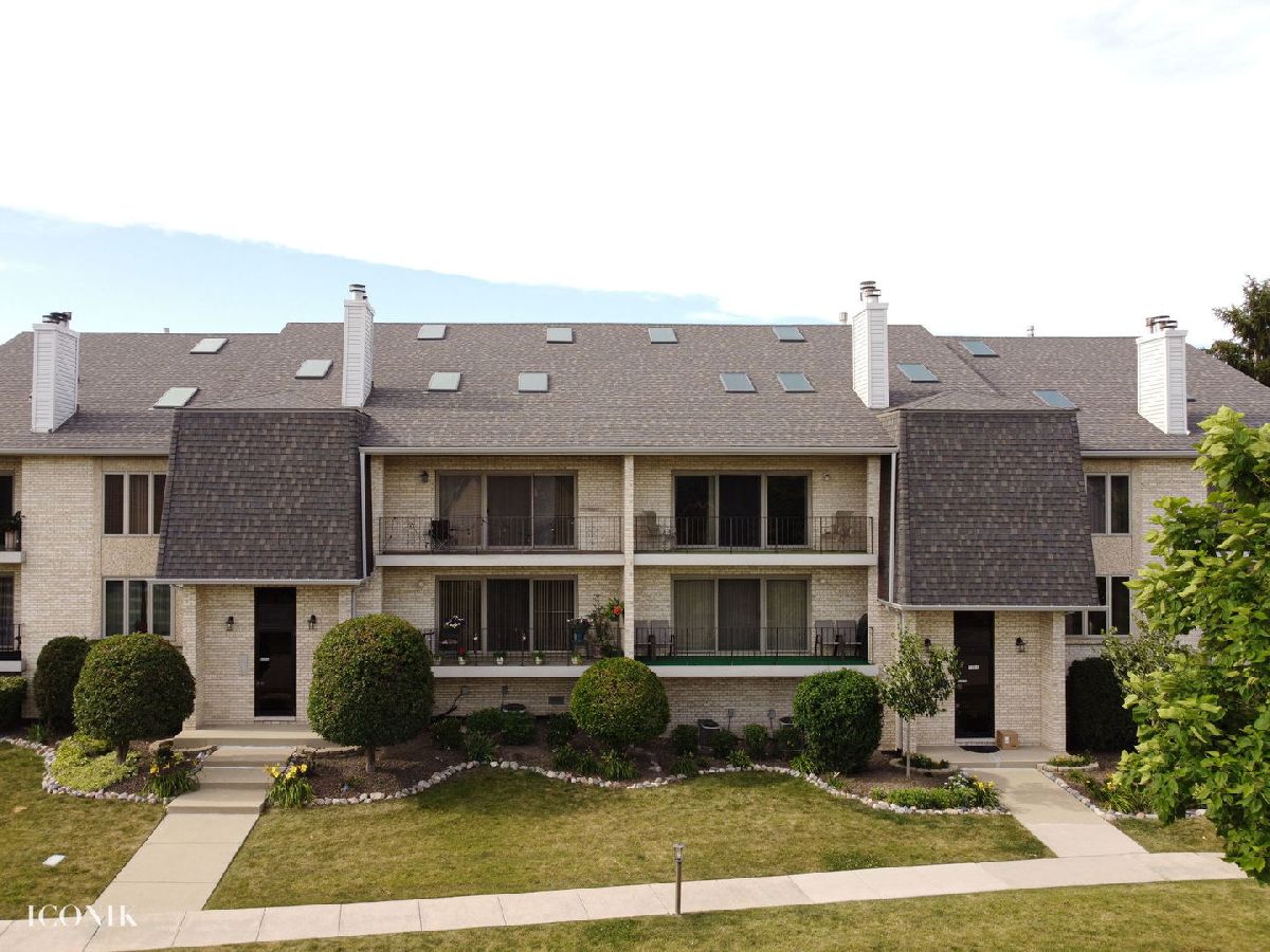 Condos & Townhomes Sold Las Fuentes Palos Hills Illinois, 9086 Del Prado