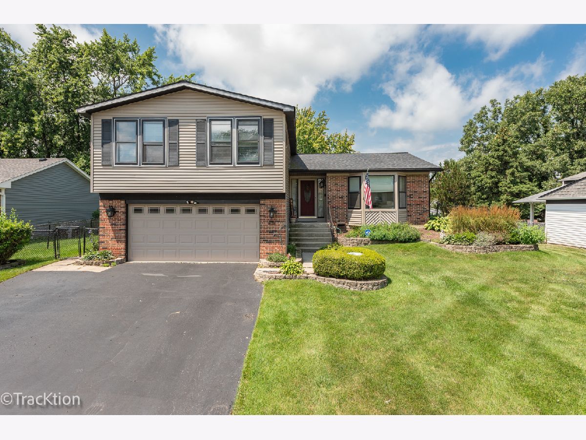 Homes Sold Falconridge Bolingbrook Illinois, 534 Whitehall