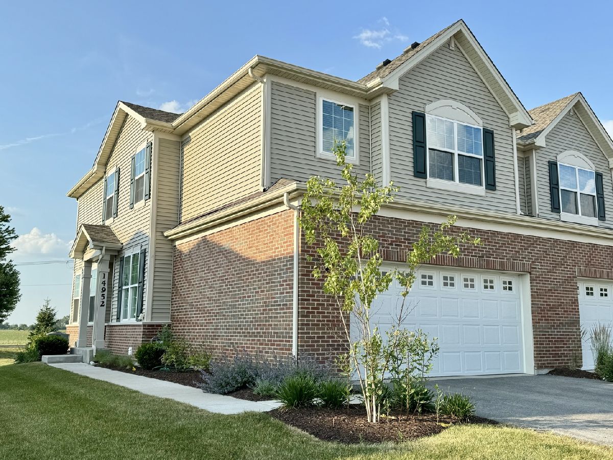 Condos & Townhomes & Homes Rented Stonegate Manhattan Illinois, 14952 Cyrus